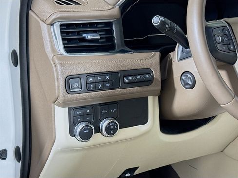 Certified 2023 GMC Yukon Denali image 8