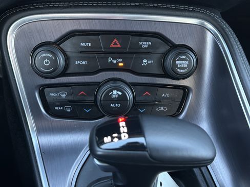 Used 2018 Dodge Challenger R/T w/ Blacktop Package image 18