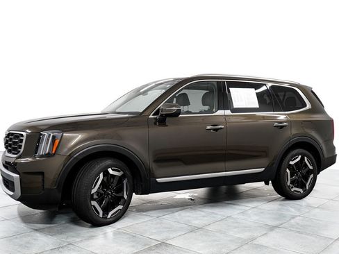 Used 2025 Kia Telluride S AWD/4WD image 4