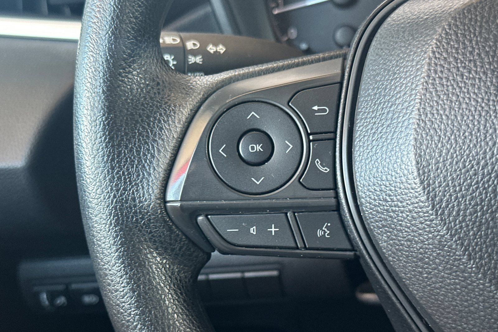 Certified 2025 Toyota Corolla LE FWD image 26