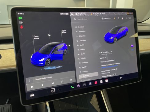 Used 2018 Tesla Model 3 Long Range image 21