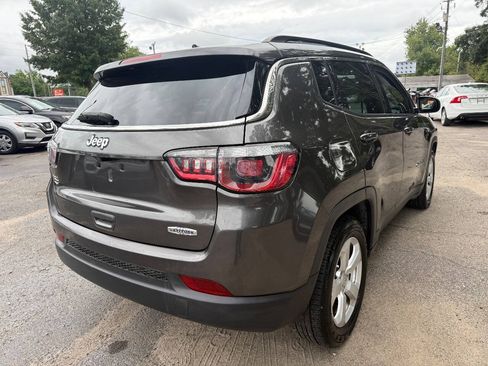 Used 2019 Jeep Compass Latitude FWD image 6