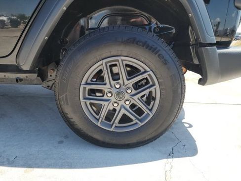 Used 2024 Jeep Wrangler Unlimited Sport AWD/4WD image 17