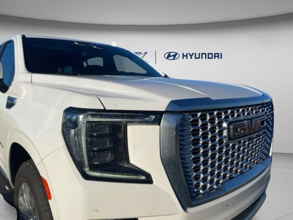 Used 2024 GMC Yukon XL Denali RWD image 9