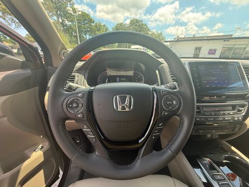 Used 2017 Honda Pilot Touring image 31
