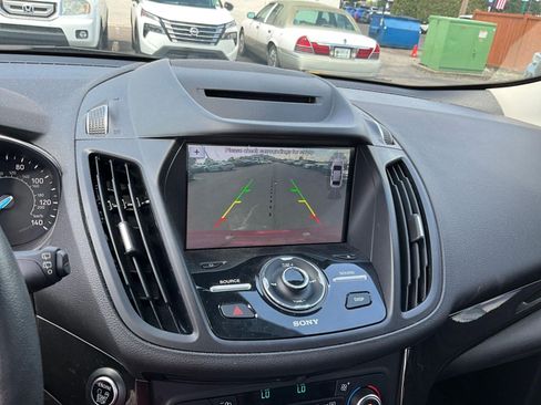 Used 2018 Ford Escape Titanium w/ Ford Safe & Smart Package FWD image 13