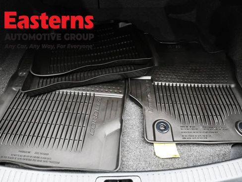 Used 2025 Toyota Corolla LE FWD image 9