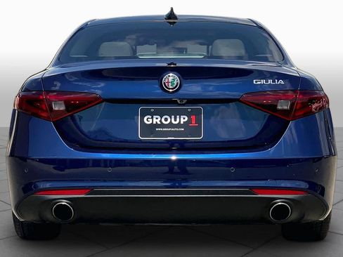 Used 2018 Alfa Romeo Giulia Ti w/ Quick Order Package 22Z Lusso RWD image 5