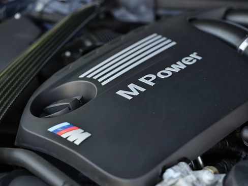 Used 2018 BMW M3 CS w/ Executive Package RWD image 29