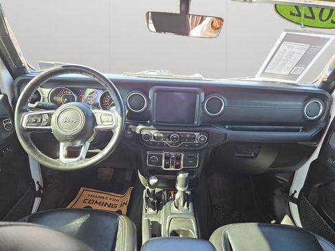 Used 2022 Jeep Gladiator Overland w/ Cold Weather Group image 10