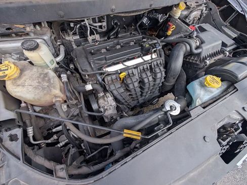 Used 2017 Dodge Journey SE w/ Flexible Seating Group image 19