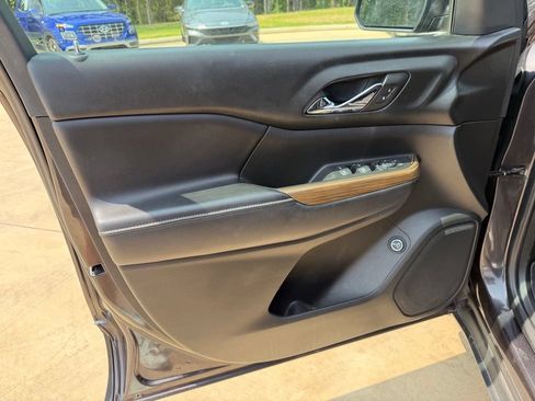 Used 2018 GMC Acadia SLE w/ LPO, Floor Liner Package FWD image 9