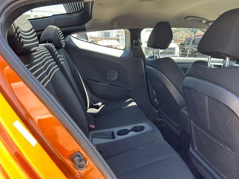 Used 2017 Hyundai Veloster FWD image 26