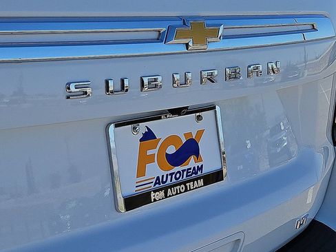 Used 2024 Chevrolet Suburban LT RWD image 12