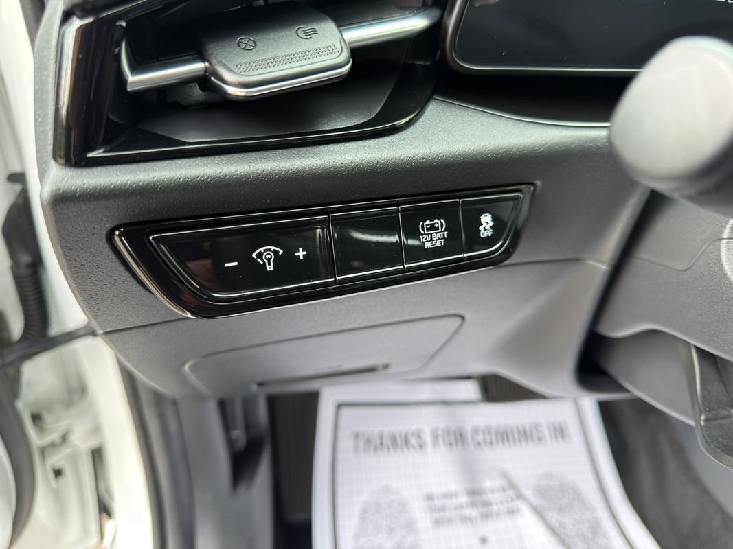 Used 2023 Kia Niro EX FWD image 13