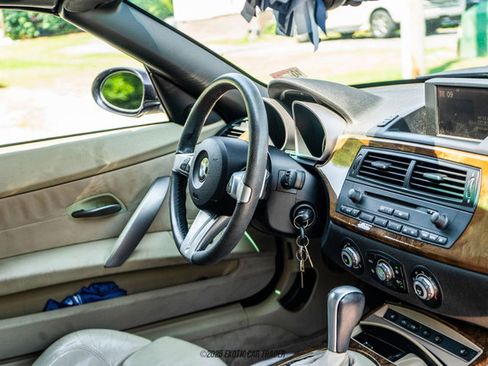 Used 2008 BMW Z4 3.0si image 57