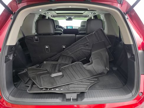 Used 2025 Honda Pilot Touring image 18