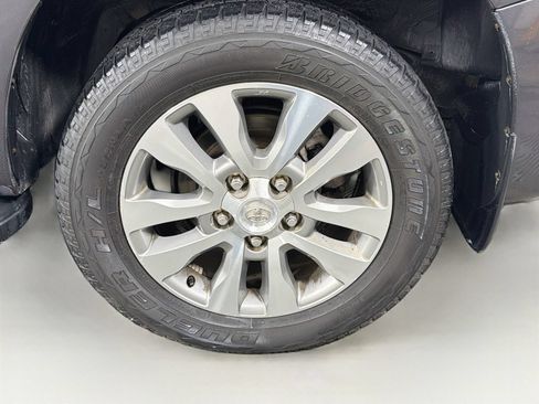 Used 2011 Toyota Sequoia Limited AWD/4WD image 36