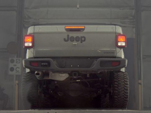 Used 2021 Jeep Gladiator Sport AWD/4WD image 11