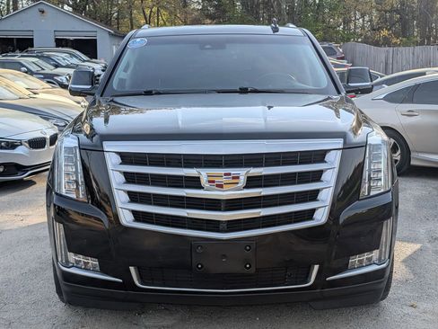Used 2016 Cadillac Escalade Luxury image 2