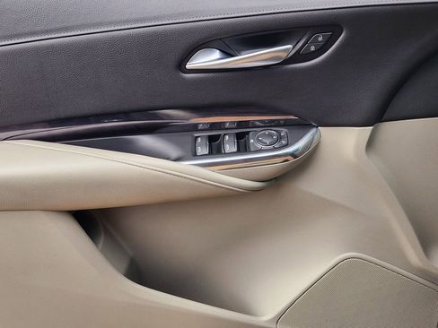 Used 2020 Cadillac XT4 Luxury w/ Cold Weather Package image 24