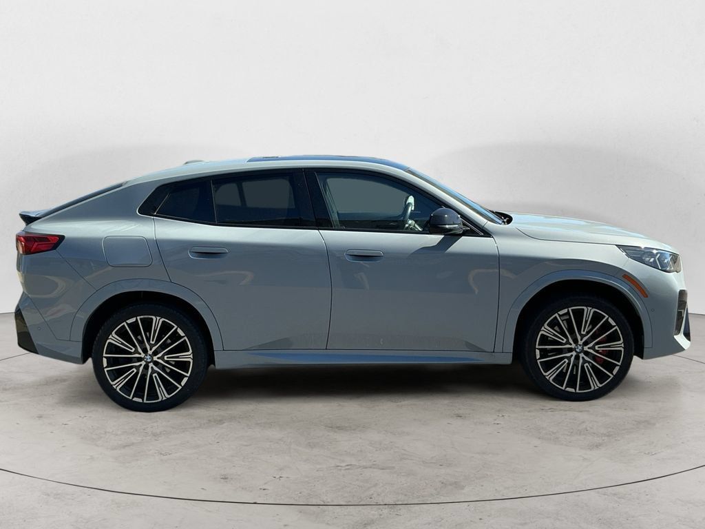 Used 2025 BMW X2 xDrive28i w/ Premium Package AWD/4WD image 8