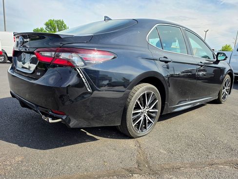 Used 2021 Toyota Camry SE FWD image 7