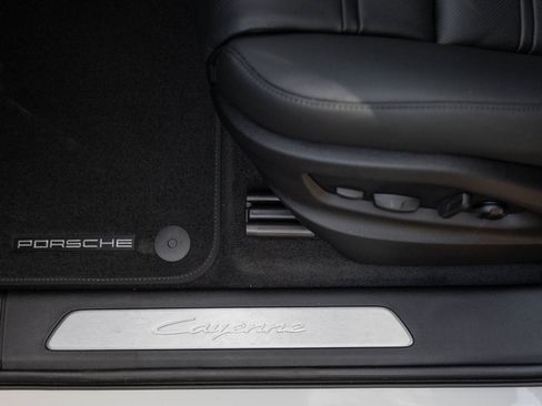 Certified 2026 Porsche Cayenne Coupe AWD/4WD image 22