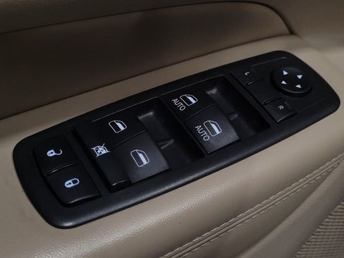 Used 2019 Jeep Grand Cherokee Limited AWD/4WD image 27