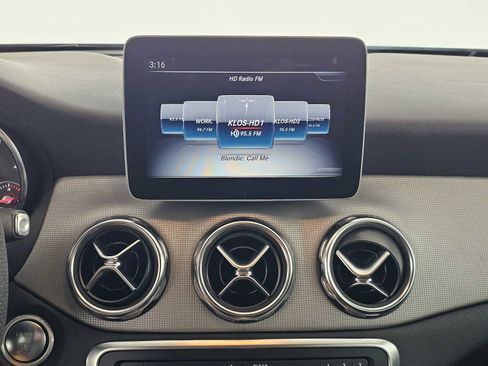 Used 2020 Mercedes-Benz GLA 250 image 25