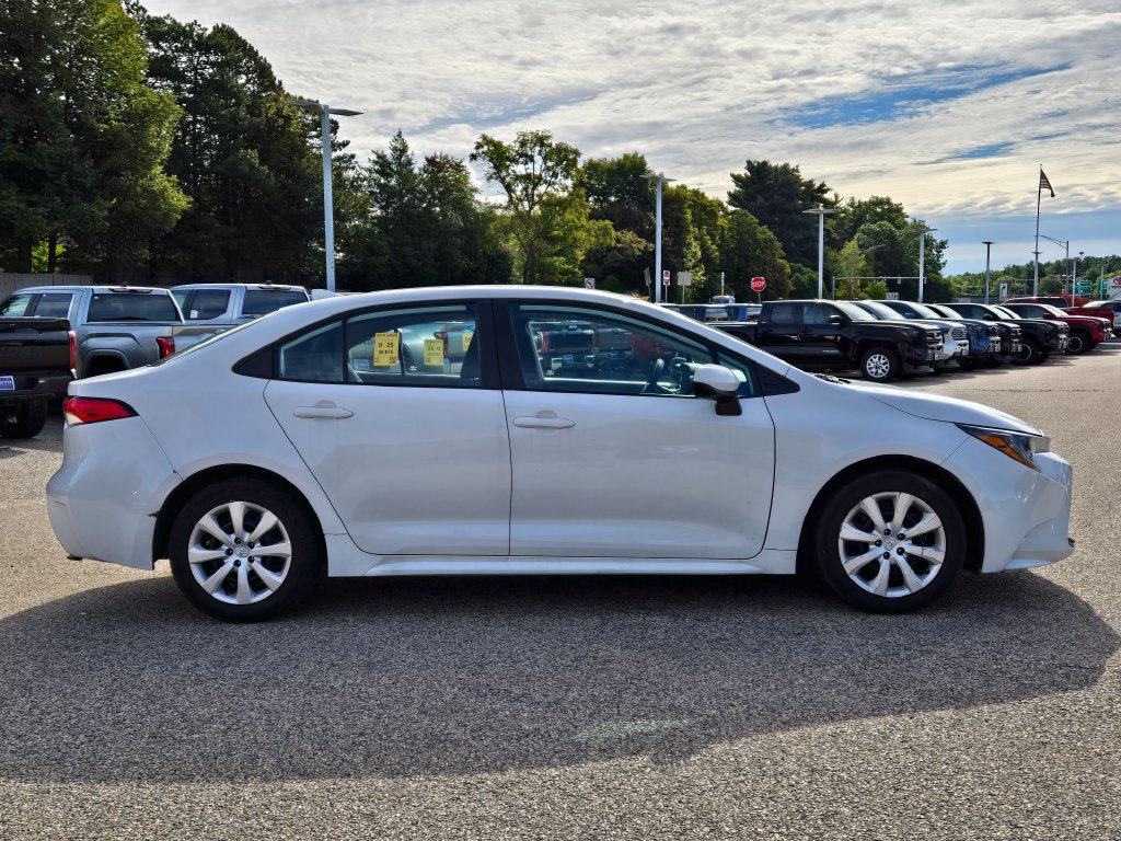 Used 2023 Toyota Corolla LE FWD image 7