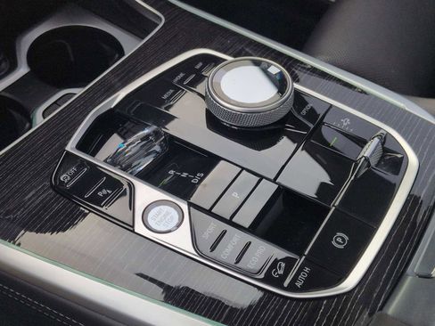 Certified 2023 BMW X7 xDrive40i w/ Executive Package image 35