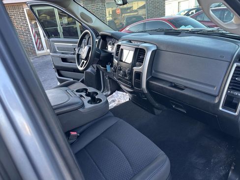 Used 2019 RAM 1500 Classic Warlock w/ Electronics Group image 17