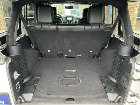 Used 2017 Jeep Wrangler Unlimited Sport image 32
