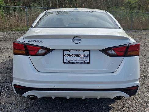 Used 2025 Nissan Altima 2.5 SV w/ SV Special Edition Package image 5