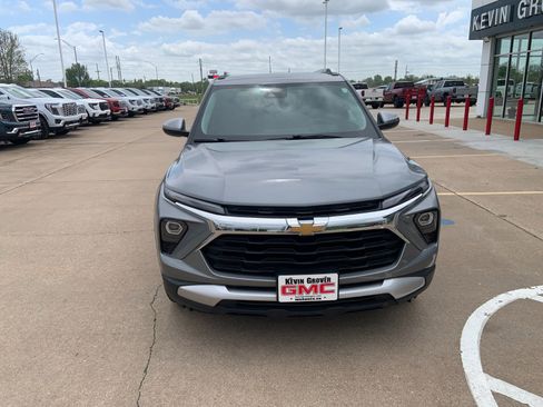 Certified 2025 Chevrolet TrailBlazer LT AWD/4WD image 2