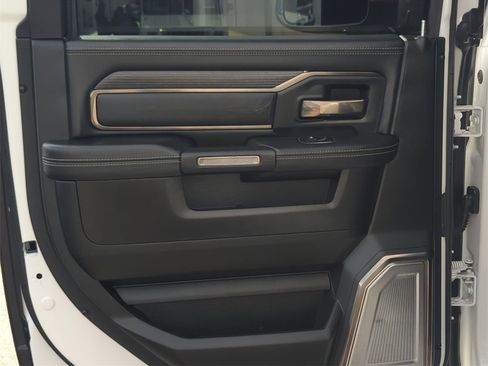 Used 2019 RAM 2500 Limited image 23