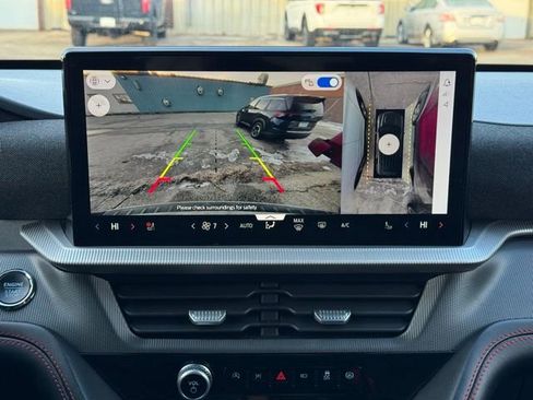 Certified 2025 Ford Explorer ST-Line w/ Premium Package image 4