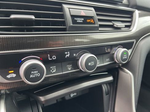 Used 2018 Honda Accord Sport image 10