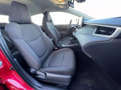 Used 2020 Toyota Corolla LE FWD image 19