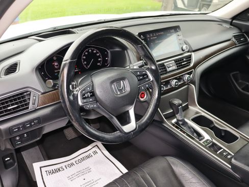 Used 2018 Honda Accord Touring image 13