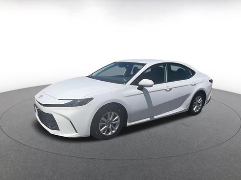 Used 2025 Toyota Camry LE FWD image 8