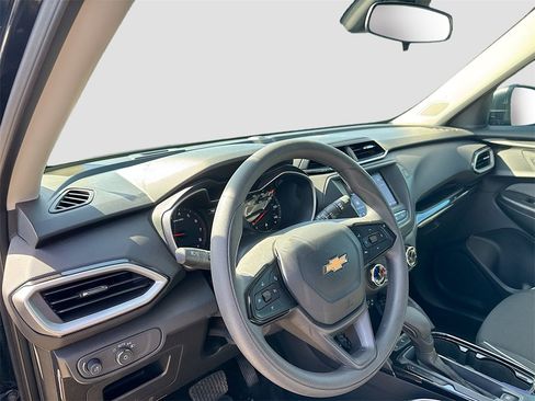 Used 2023 Chevrolet TrailBlazer LS image 11
