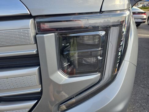 Used 2026 GMC Sierra 1500 SLE image 9