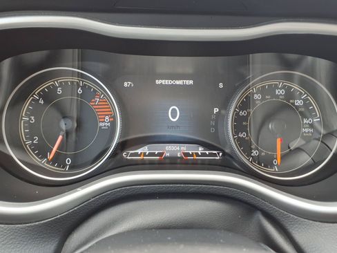 Used 2016 Jeep Cherokee Trailhawk w/ Leather Interior Group AWD/4WD image 15