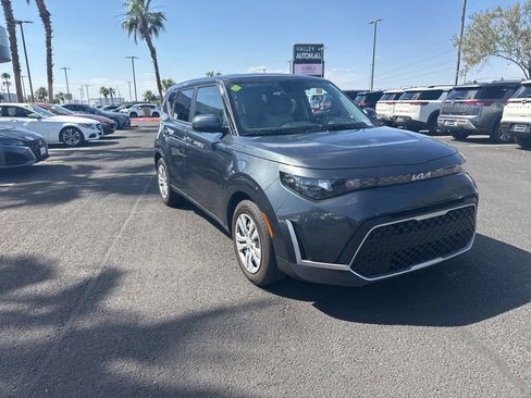 Used 2023 Kia Soul LX FWD image 4