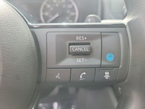 Used 2023 Nissan Rogue SV image 29