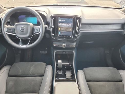 Certified 2023 Volvo C40 P8 Recharge Ultimate image 30