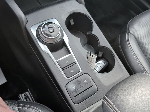 Used 2022 Ford Escape Titanium w/ Class II Trailer Tow Package image 31