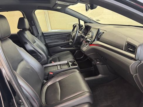 Used 2023 Honda Odyssey Sport image 11